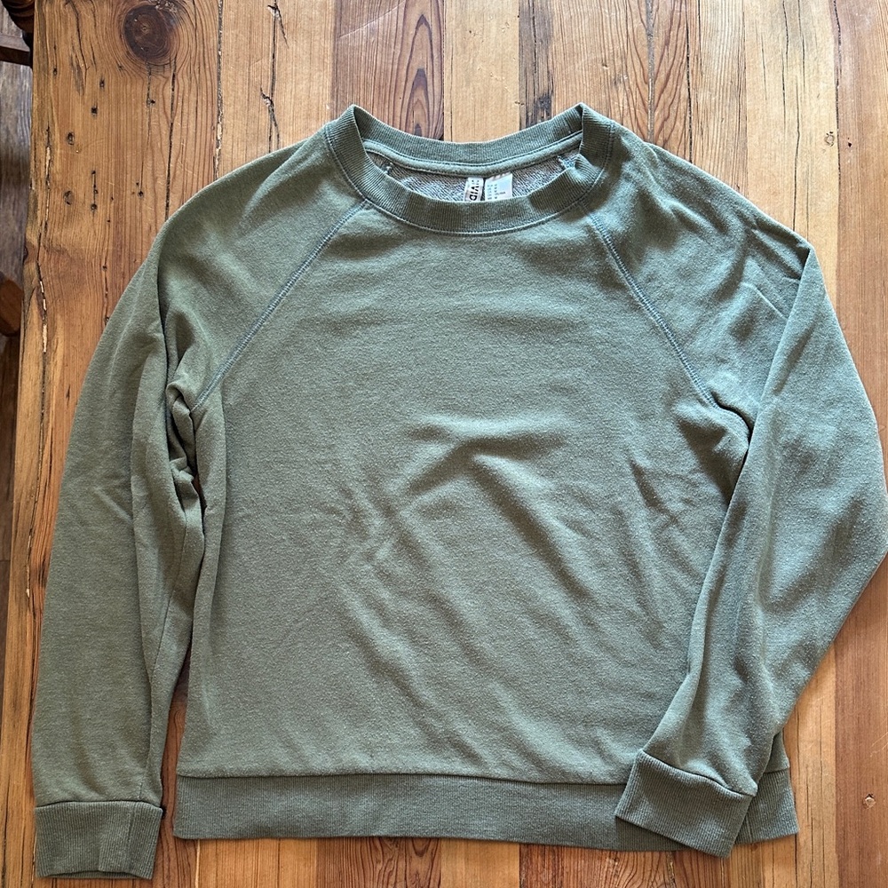 Divided Women’s Olive Crewneck Sweatshirt
